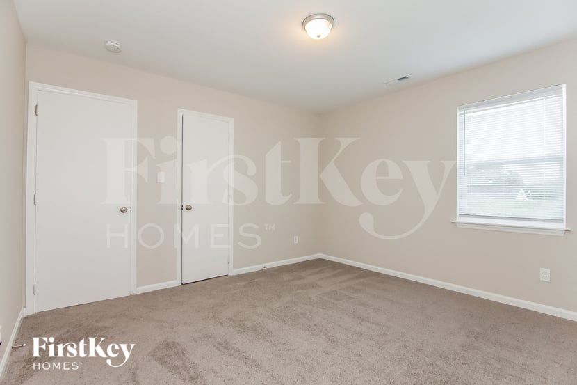 Building Photo - 1320 Eagles Landing Dr