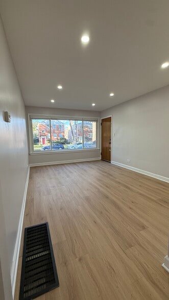 Primary Photo - 4837 Hull St