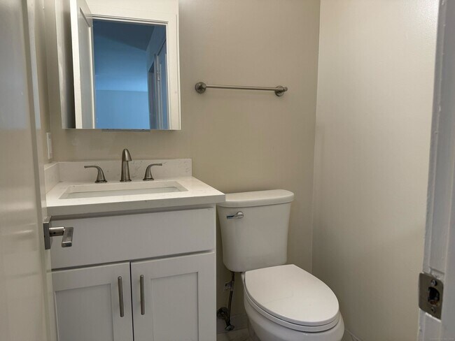 Building Photo - 115 Montoya Dr