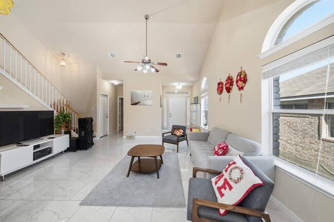 Building Photo - 532 Sweet Leaf Ln