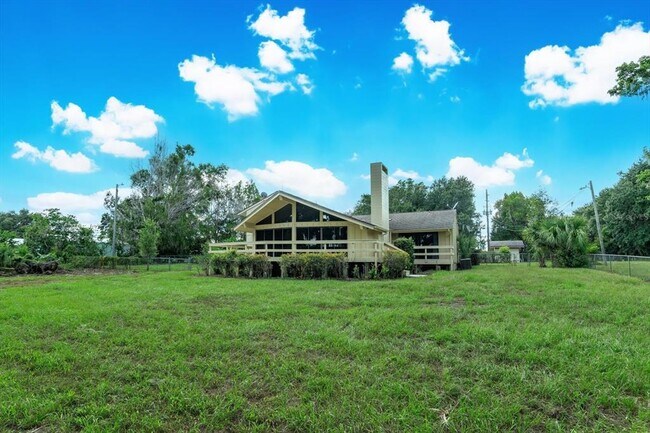 Building Photo - 8728 FL-33