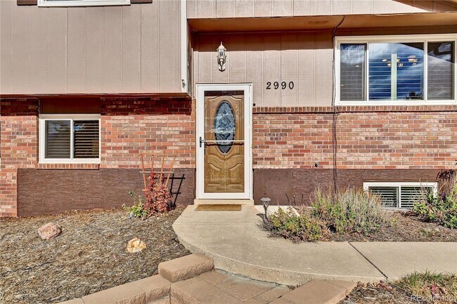 Building Photo - 2990 Roche Dr S