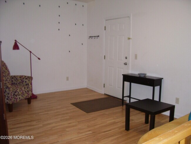 Building Photo - 218 2nd Ave