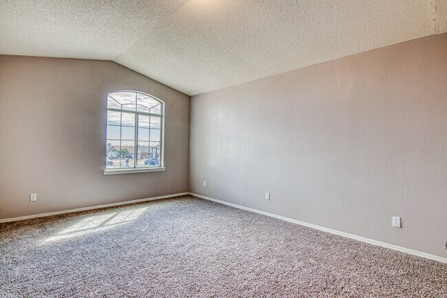 Building Photo - 2405 Tierra Humeda Dr