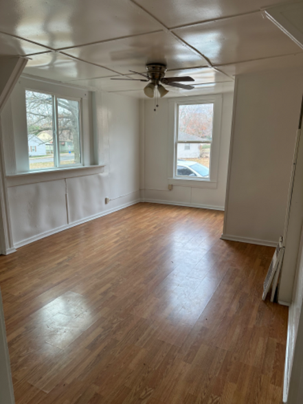 Building Photo - 1619 5th Ave