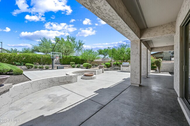 Building Photo - 2426 W Horsetail Trail