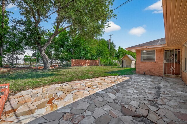 Building Photo - 4022 Osby Dr