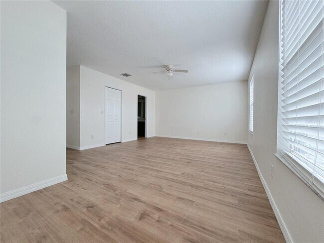 Building Photo - 760 Cresting Oak Cir