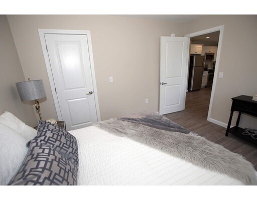 Building Photo - 30 Temple St