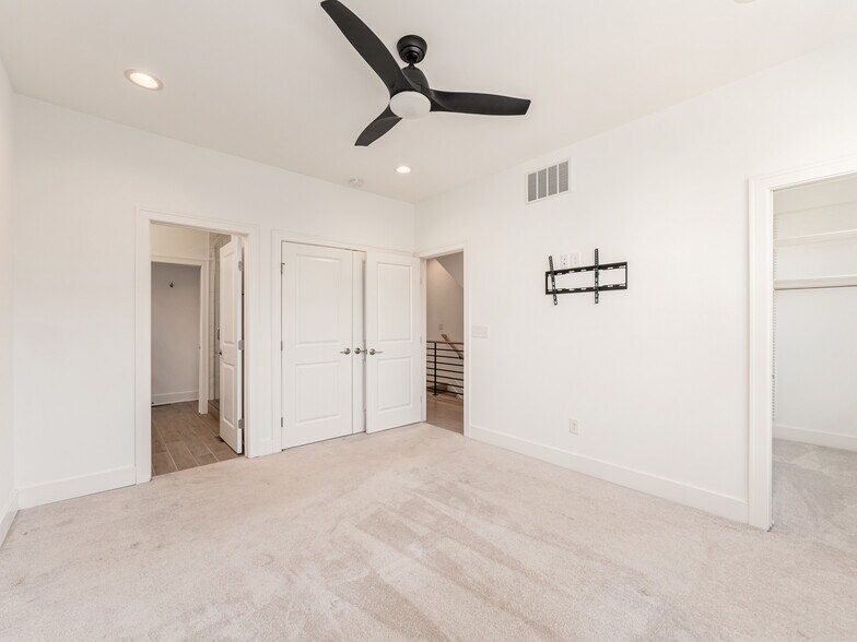 Building Photo - 766 N 6th St