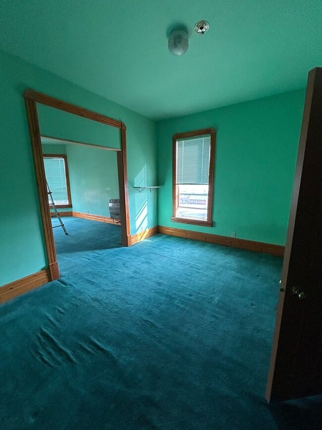 Building Photo - 307 S Idaho St