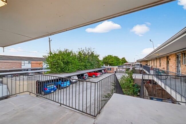 Building Photo - 7703 Moonmist Dr