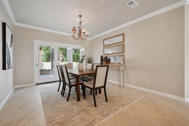 Building Photo - 9907 Spicewood Mesa