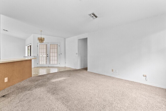 Building Photo - Annual ** 4 Bed / 3 Bath Single Family Home -- $1,950/month