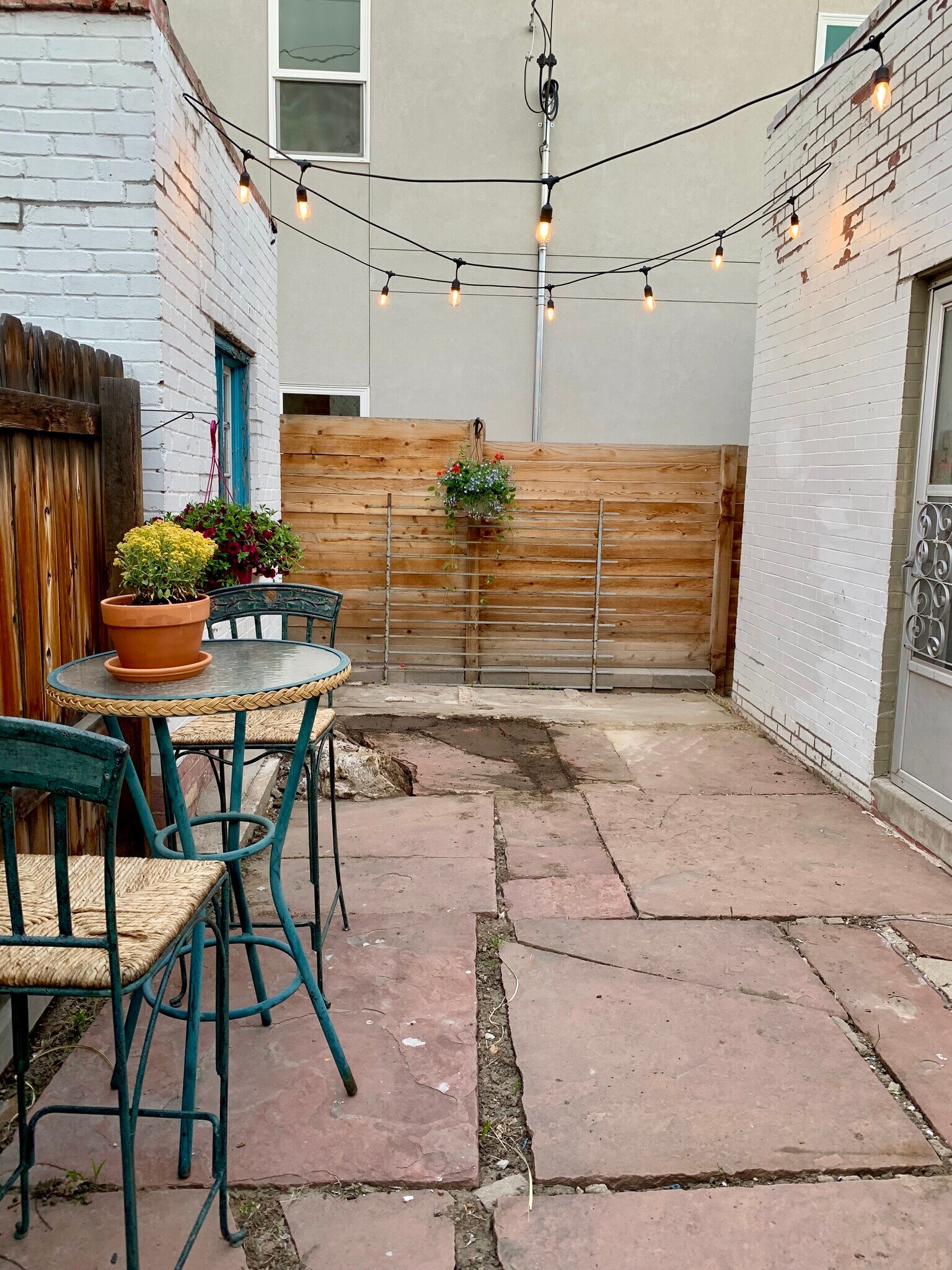 Private Fenced Court Yard - 2508 Decatur St