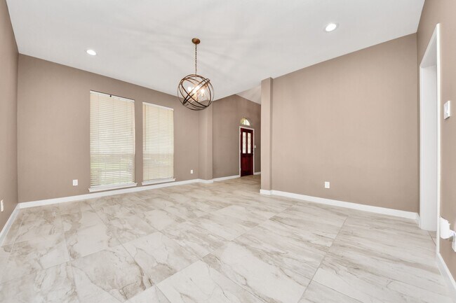 Building Photo - 3210 Shadowwalk Dr