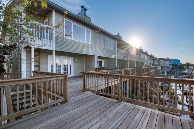 Building Photo - 202 Snug Harbour Dr