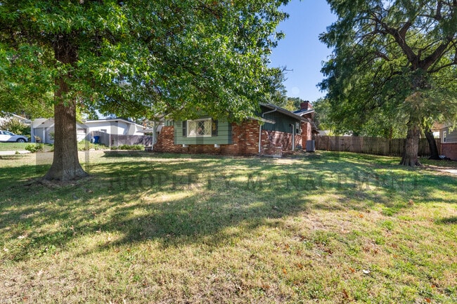 Building Photo - 1126 Farmstead St