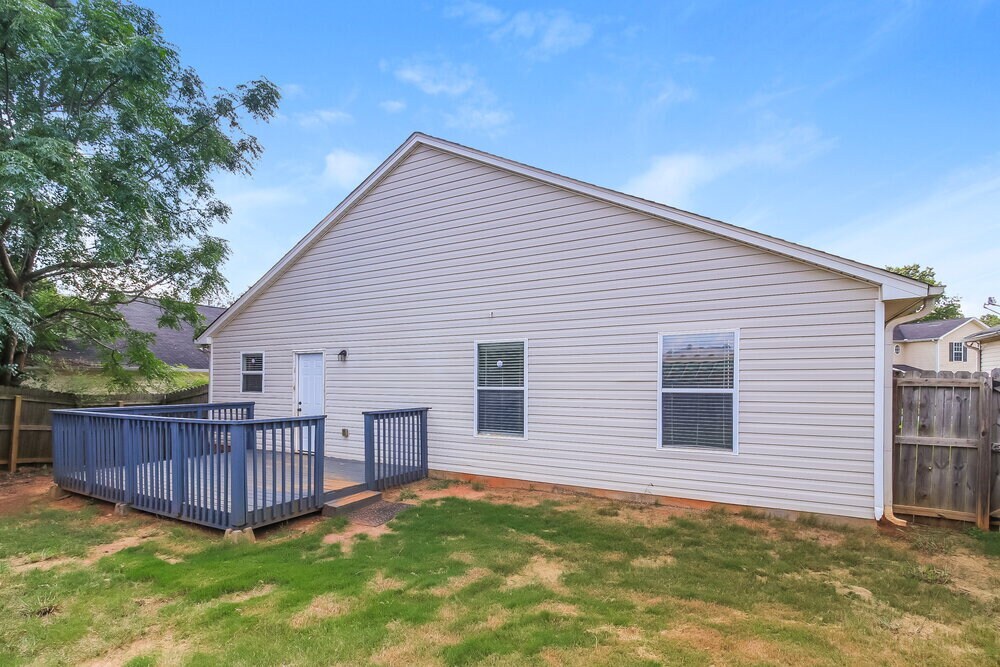 Building Photo - 1122 St Phillips Ct