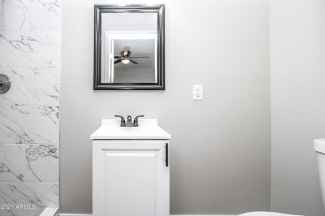 Building Photo - Beautiful remodel home near ASU