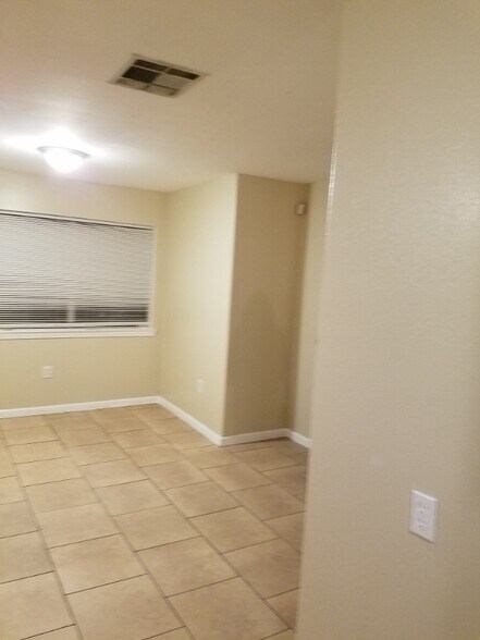 Building Photo - 3873 W Louisiana State Dr