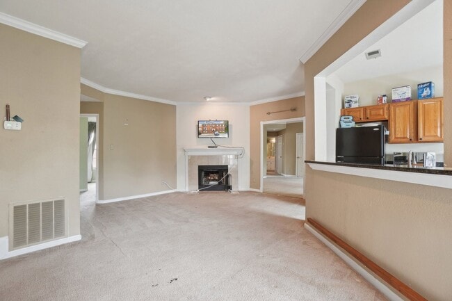 Building Photo - This hidden gem won’t last long!