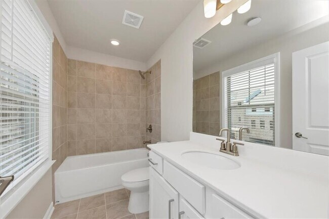 Building Photo - 136 Matson Run SW