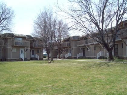 Building Photo - Spacious, three level, 4 Bed 2.5 bath Townhome in Ammon right behind the Walmart on Hitt.