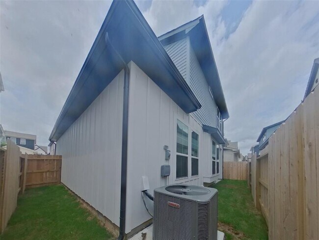 Building Photo - 22820 Terrazzo Dr