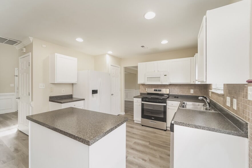 Building Photo - 12001 Chantress Ln