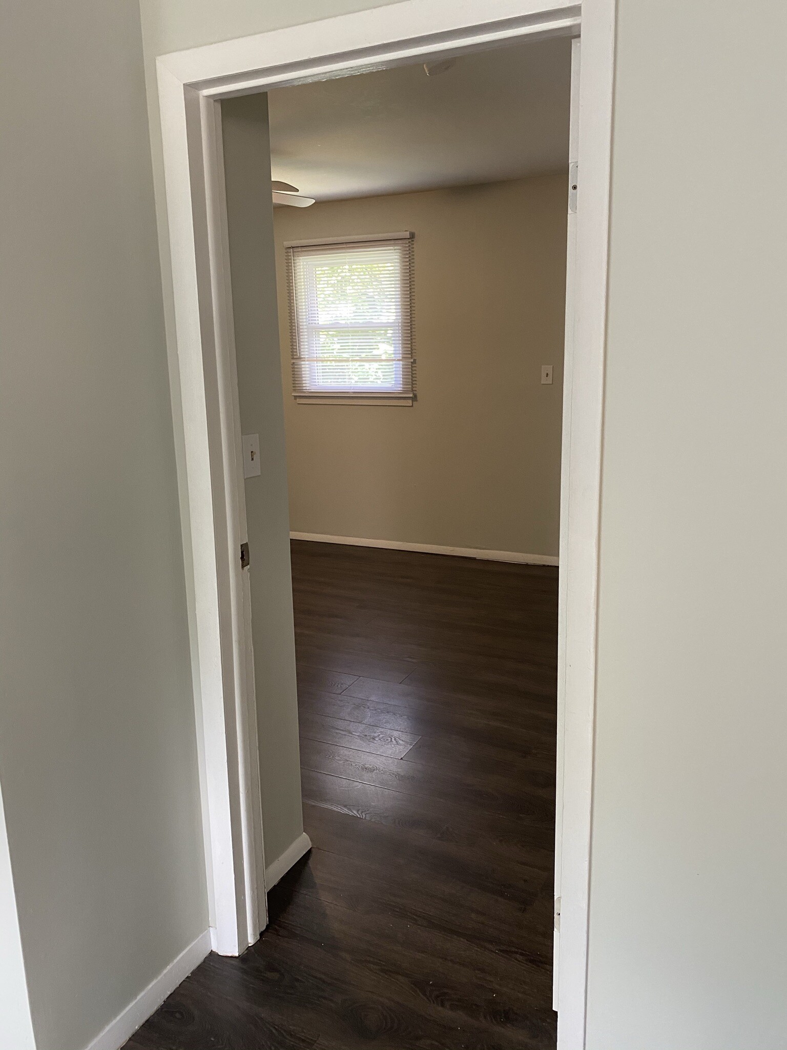 Entrance to Bedroom 1 - 89 S Lake Ave