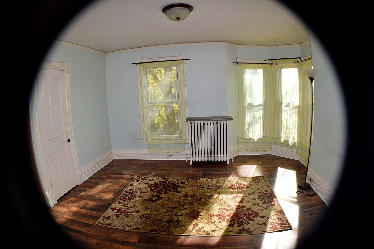 Building Photo - 102 E Irving Ave