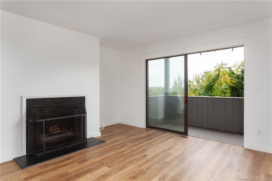 Spacious balcony - 188 Flax Hill Rd