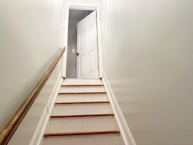 Building Photo - 15 Mida Ct