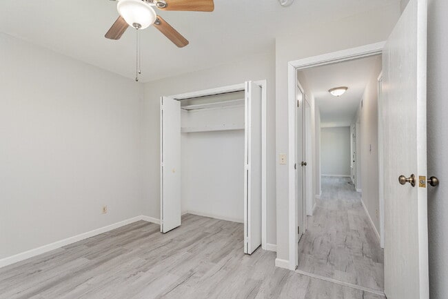 Building Photo - Updated 2-bedroom Duplex at $1150/month