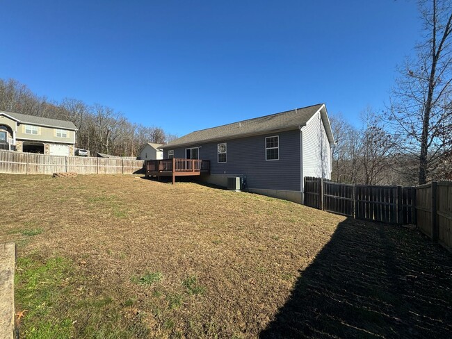 Building Photo - Updated Split Level 4 Bedroom Home with a ...