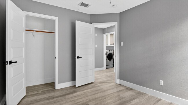 Building Photo - 4935 Otter Peak Dr