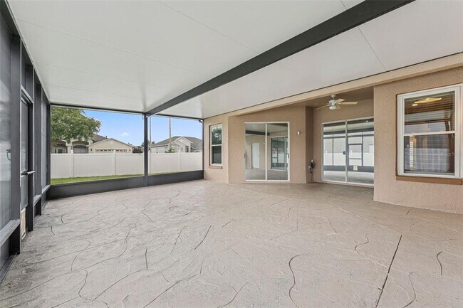 Building Photo - 25946 Buckthorn Ave