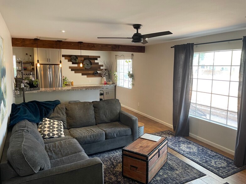 Front room/kitchen - 911 E San Juan Ave
