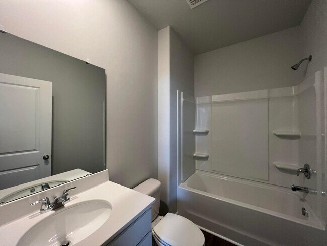 Building Photo - 309 Black Birch Dr