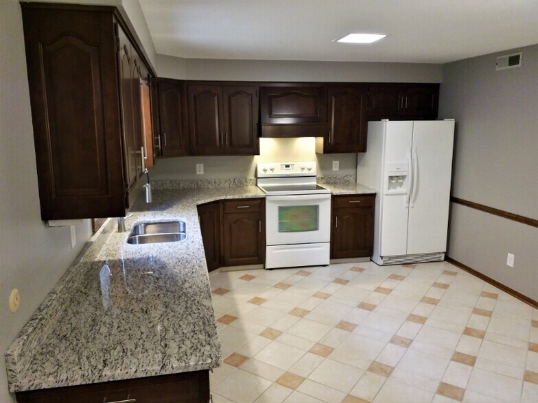 Building Photo - 2131 Mohler Dr NW