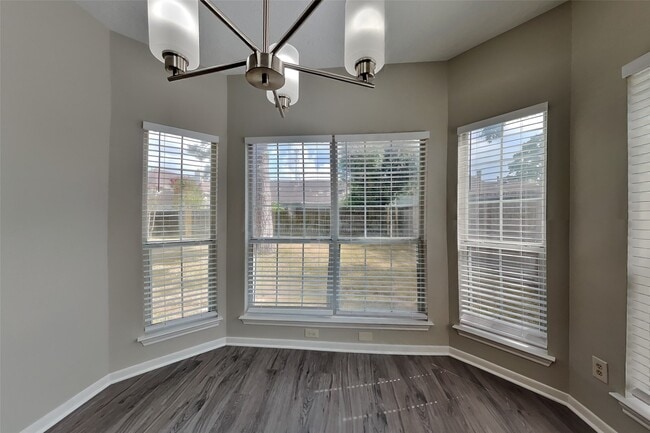 Building Photo - 11307 Sunshine Park Dr