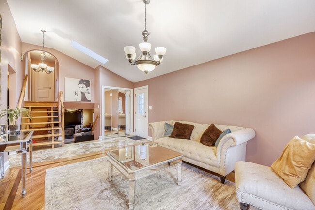 Building Photo - 7642 W 92nd Pl