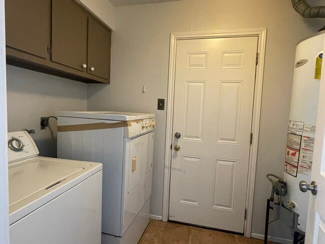 Building Photo - 3103 Sam Houston Dr