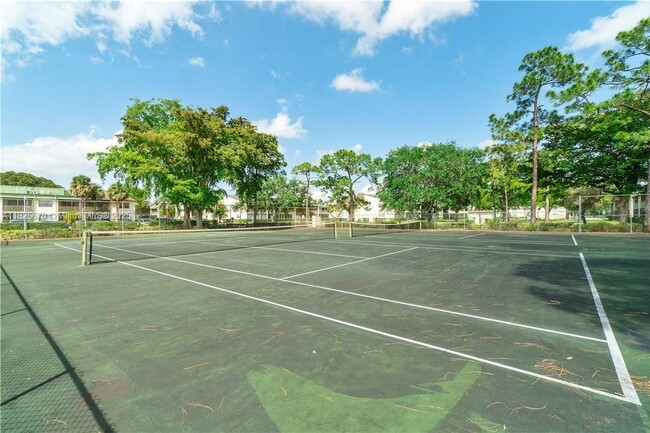 Building Photo - 4113 NW 88th Ave
