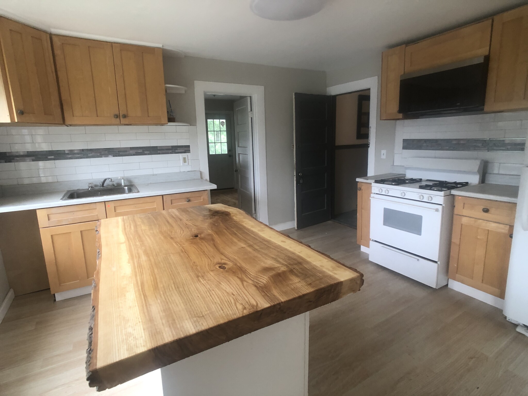 kitchen - 124 Parker St