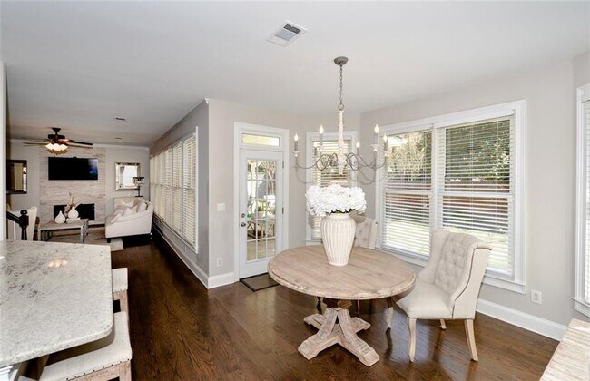 Building Photo - 310 Windsor Gate Cove NE
