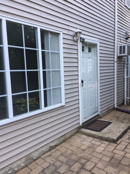 Building Photo - 22 Sharrotts Rd