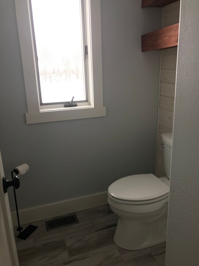 Building Photo - Beautiful 3-Bedroom Home with Modern Upgra...