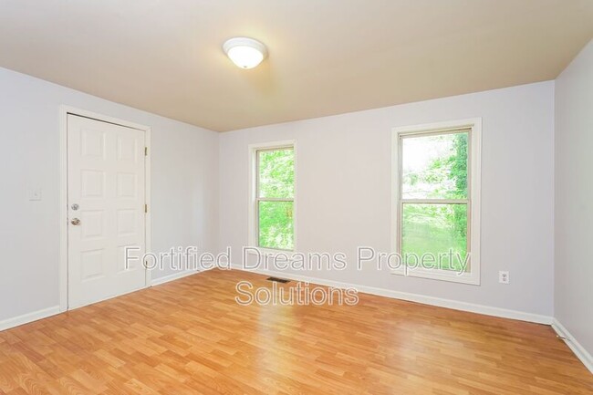 Building Photo - 3682 Yale Ave